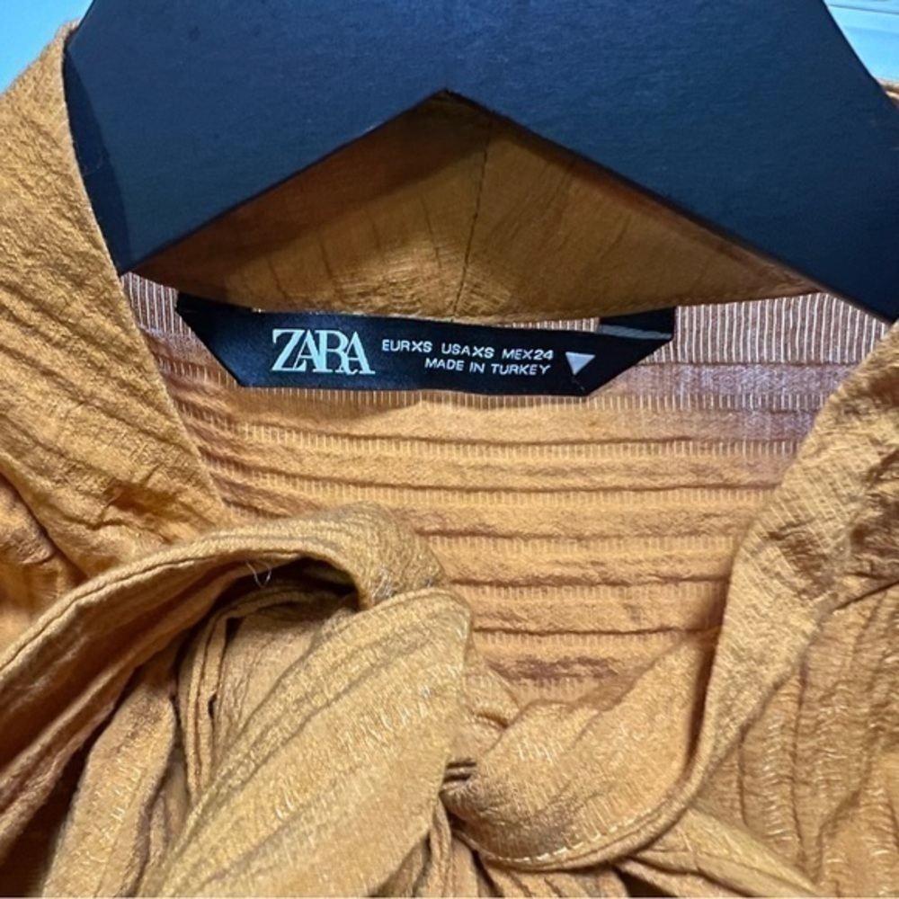 ZARA Mustard Blouse With Bow Detail Short Sleeve Button size XS - Picture 4 of 7